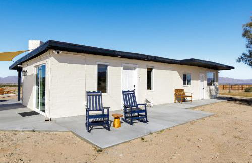 Mid-Century Magic with Mountain Views - Photo 30