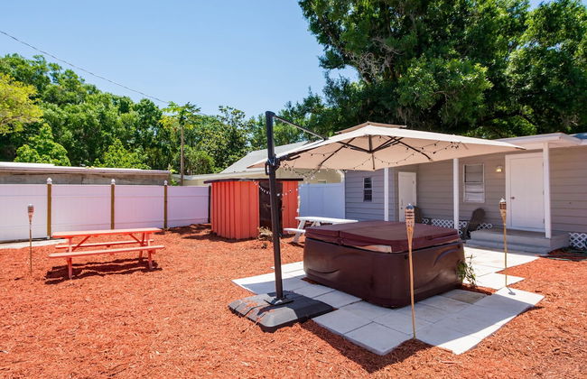 Sleeps 4 Hot Tub Fenced INN - Foto 13