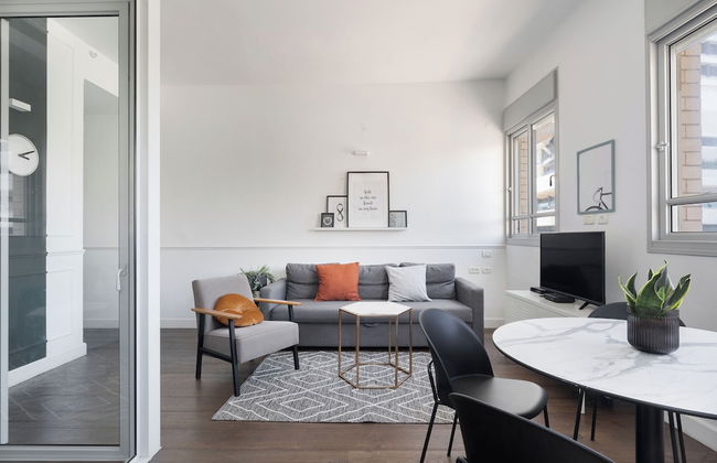 Bauhaus Boutique by TLV2rent - Photo 50