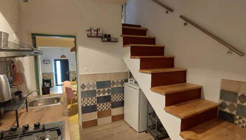 Cozy Townhouse - Photo 4