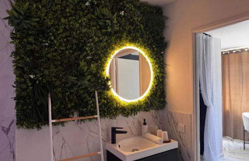 LA SECRET ROOM - suite de luxe avec jacuzzi - Foto 5