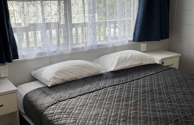 Aaron Court Motel - Photo 2