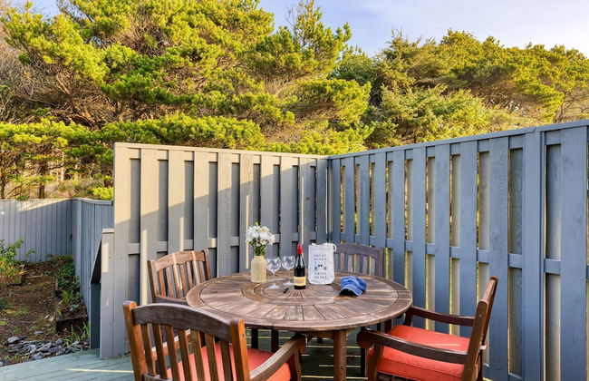 Half Block to Beach w Oceanview Patio Balcony The Shore Pine by Avantstay - Foto 3