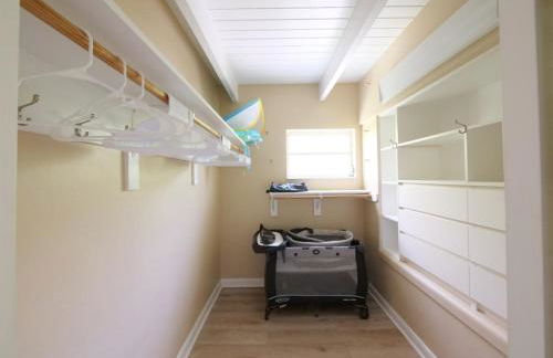 3BD Tropical Luxe Stay with Pool, Gameroom and Grill - Foto 22