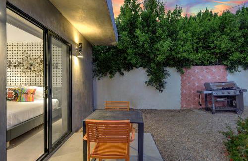 Ultra Luxury Resort Like Compound Pool, Spa, Fire Pit- Close to Everything- 4BD/2.5BTH - Foto 9