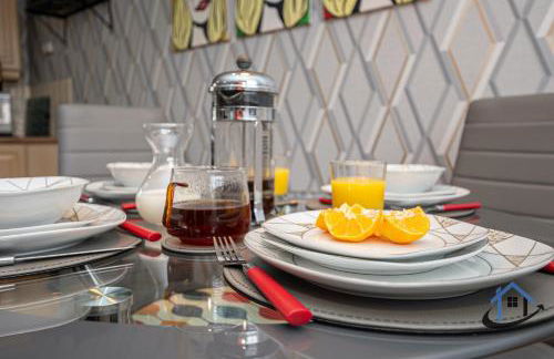 Garfield House, 3 bed house, sleeps 7, Nr Rushden Lakes, allocated parking, corporates welcome - Foto 17