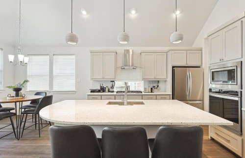 Brand New 5BD 4BA Luxury Vacation Home w Hot Tub - Foto 14