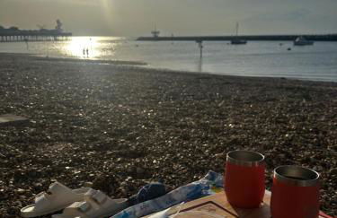 Bay escape beach apartment steps from the sea - Foto 32