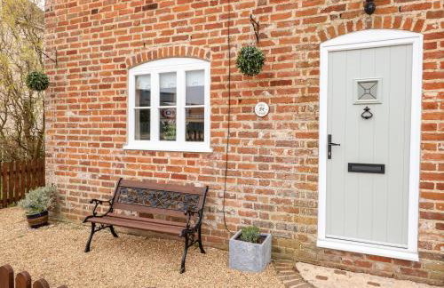 Holly Cottage - Photo 2