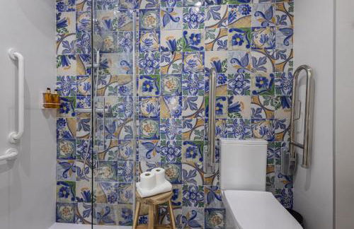 FLORIT FLATS - Stylish Valencia Ceramic Apartments with Free Bicycles by the Joaquin Sorolla Station - Photo 44