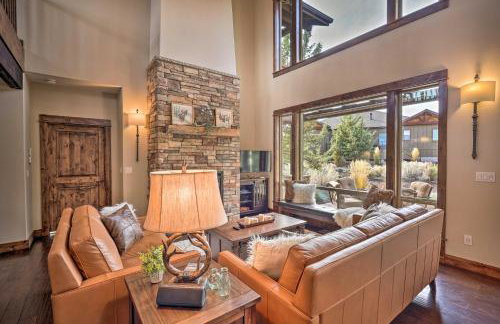 Modern Eagle Crest Escape with Patio and 2 Balconies! - Photo 5