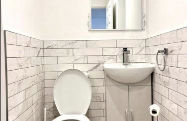 Turquoise Tranquil- 3 Bed House - Photo 34