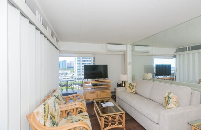 Spacious One Bedroom Harbor View Condos at Ilikai Marina With Private Balcony - Foto 73