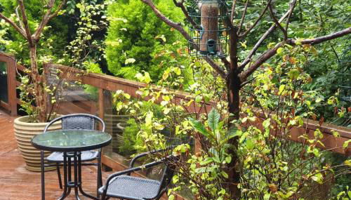 Private Couples hideaway with hot tub - Photo 2