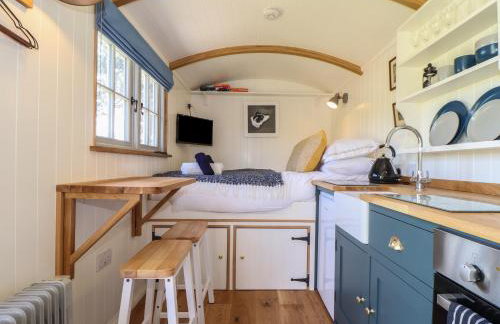 Bosulla Shepherds Hut - Photo 6