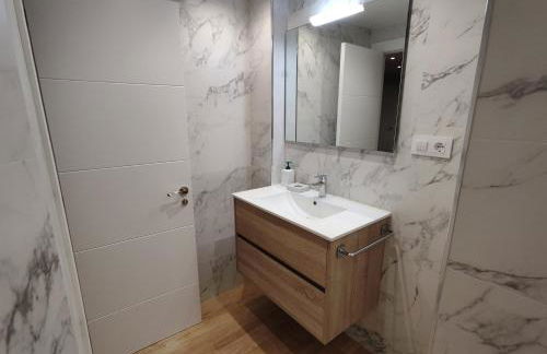 Moderno, luminoso y exterior en calle peatonal - Foto 12