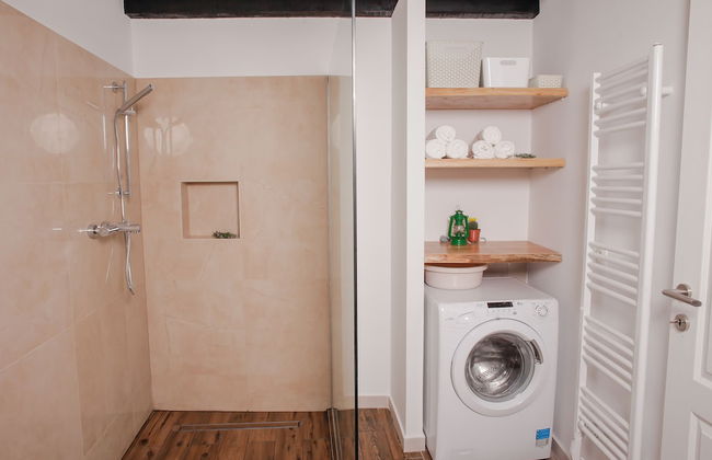 A&E Apartment - Near Cathedral of St James - Foto 12