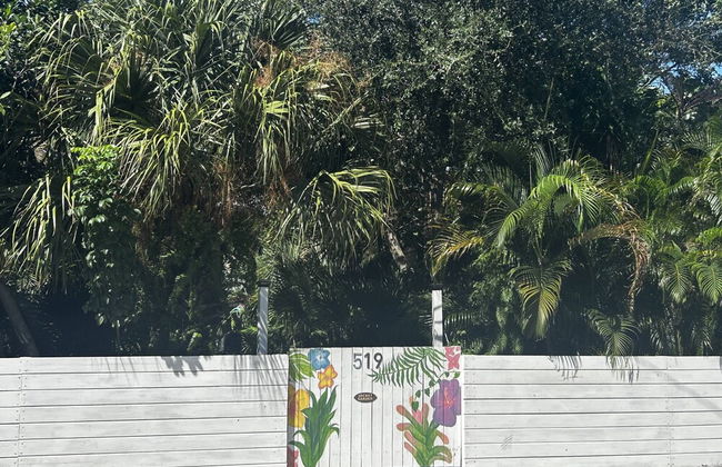 The Secret Garden Home Close to Beach, Shops, Restaurants, Pet Friendly, Close to Lucerne Ave! - Foto 58