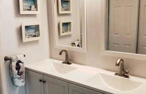 Waterview Oasis Retreat, minutes to Anna Maria Island and IMG - Photo 22