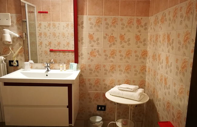 Charming Villa in Maida With Pool & Garden - Photo 10