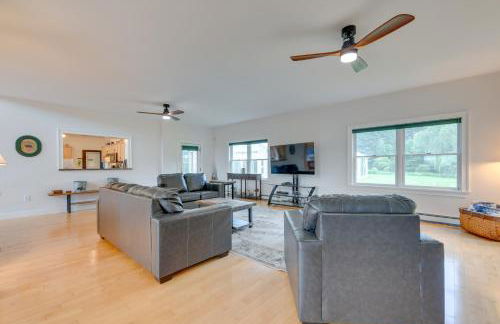 Secluded Family Getaway Near Stowe Deck and Hot Tub - Foto 5