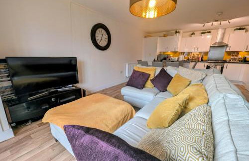 Modern 2 bedroom Flat with Parking Balcony and WiFi - Foto 13