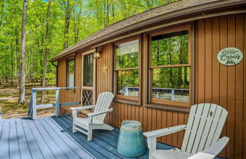 River Walk Cottage - Hot Tub - Pet Friendly - Swing - Screen Porch - River Access - Fire Pit - Wifi - Grill - Deck - King Bed - Foto 1