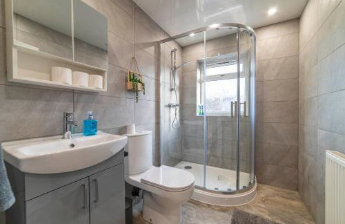 Beautiful Three Bedroom House - Manchester Escape - Foto 5