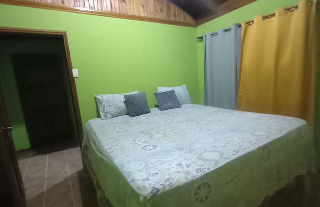 Deano's Cottages - Photo 2