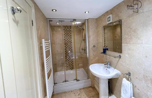 Old Corner Barn Lake District Escape by PolkaStays - Photo 12