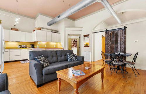 Charming Saugatuck Condo with Private Deck and Grill! - Foto 14