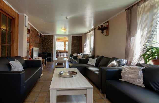 House in Natural Area Ideal for Families with Games Room, Sauna, Hot Tub - Photo 14