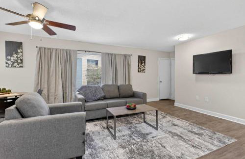 New Seasonal Comfort near USC and Riverwalk Trails - Foto 1