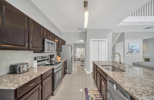 Completely Remodeled 5 Bedroom Disney Pool Home - Foto 29