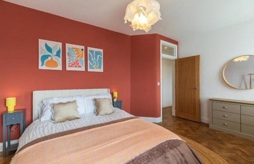 Spacious 2-Bed Flat with Panoramic Views - Foto 9