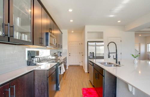 Newly Built Home with Garage, 10 Mi to Anschutz! - Foto 8