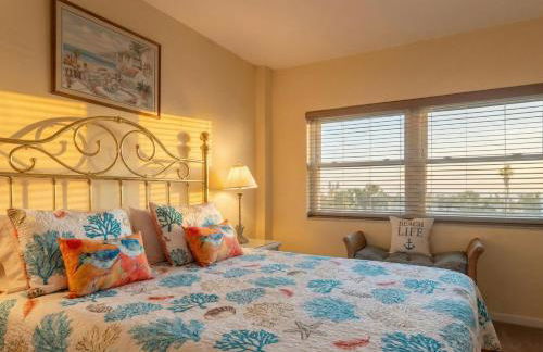 Spacious 3BR Beachfront Condo with Balcony & Parking - Foto 5