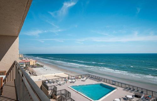 New Listing! Dog-friendly direct oceanfront with private balcony and heated rooftop pool - Foto 17