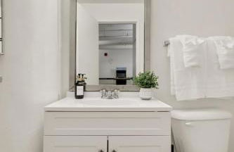 New Downtown Indy 3BR Retreat Sleeps 10 - Arcade - Foto 46