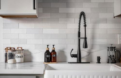 Mid-Century Modern Retreat in Little Italy - Foto 26