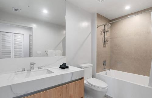 Condo Steps from Bayfront & the Kaseya Center - Foto 33