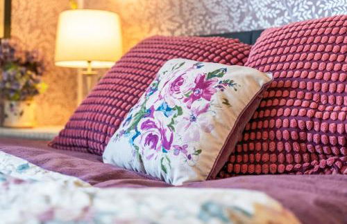 #54 The Balti Cottage Apartment - Sleeps 5 - Close to Kingsbury Water Park - " Perfect for Contractors and Families - Free parking" - Foto 29