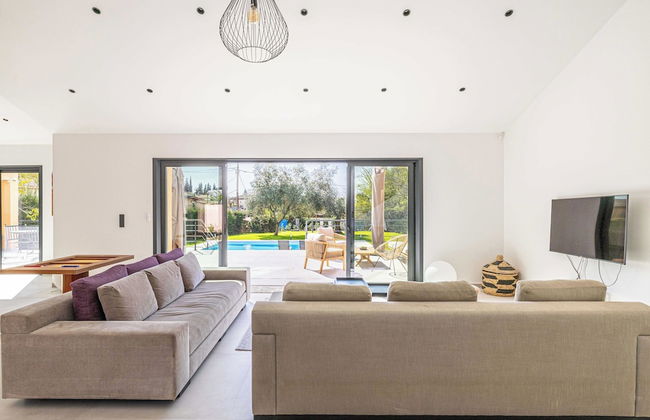 Modern Villa With Heated Pool and Garden - Foto 14