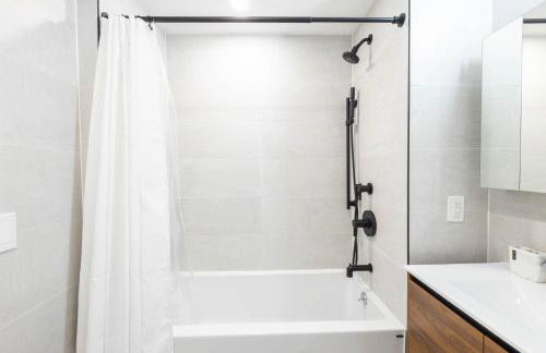 149BK-202 NEW Condo 1BR IN PRIME GREENPOINT BK - Foto 37