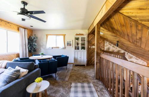 Whispering Hollow Lodge on Greer Main St! - Foto 22