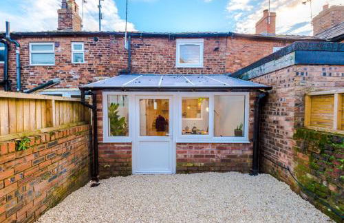 Foden's House by YourStays - 2 Bedroom Cottage in Sandbach with gorgeous dining room extension, High end finish - Foto 62