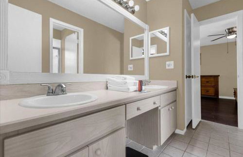 5Bd 2 Bath with Gameroom & Pool 1 story House - Foto 21