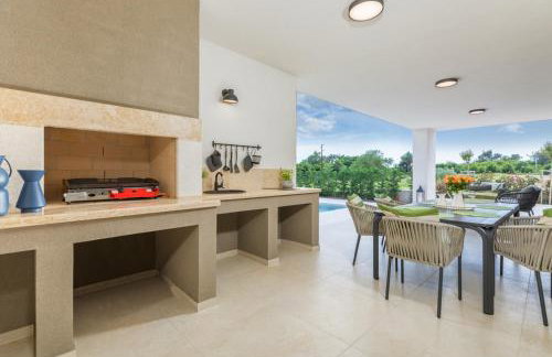 Villa Lastine by Villsy - Photo 6