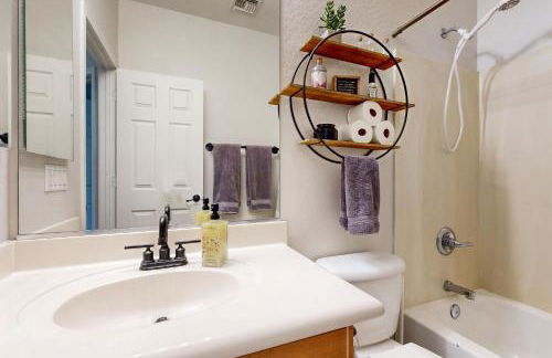 Hot Tub and Game Room Poolside Paradise in Phoenix! - Foto 13