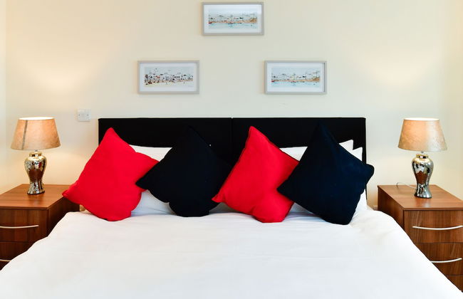 Meridian Quay Apartments - Photo 4